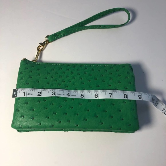 WRISTLET /CLUTCH /SMALL WALLET PURSE TONS OF POCKETS/STORAGE FOR A SMALL BAG - Picture 2 of 8